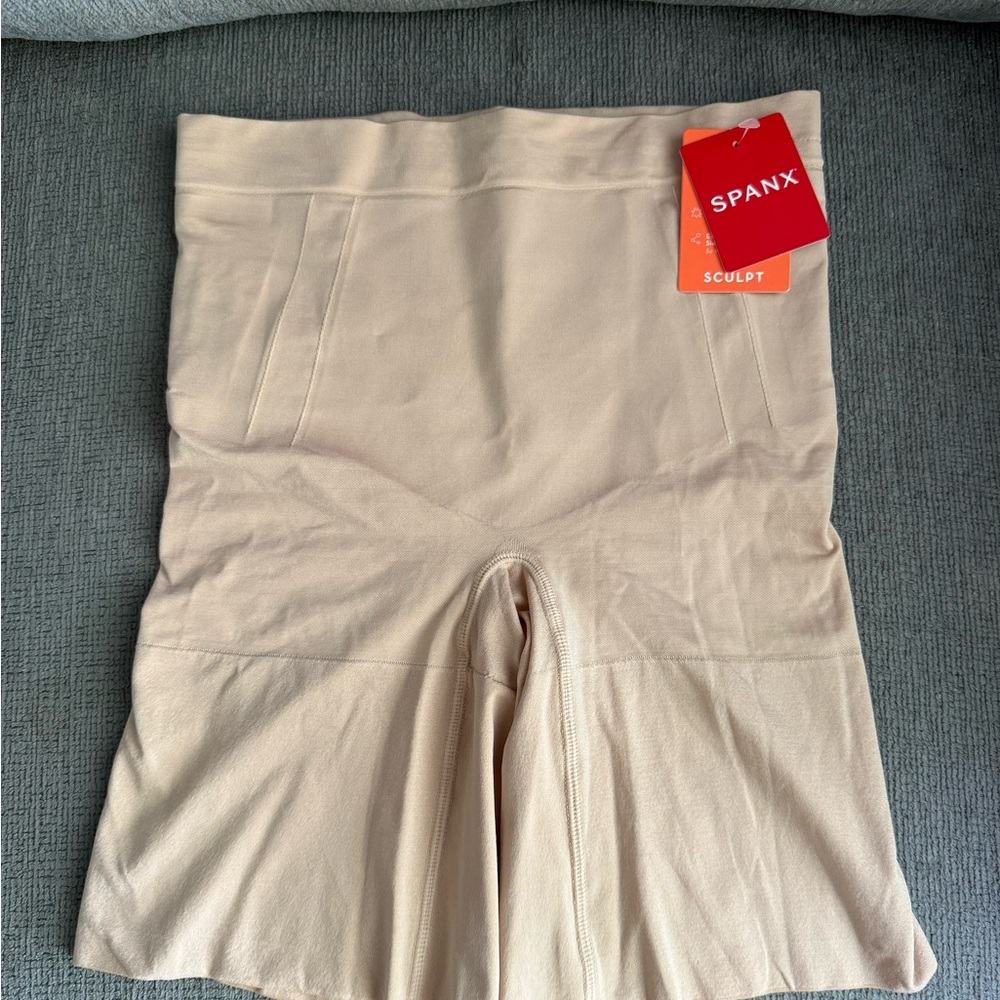 New SPANX Sculpt Mid-thigh Shapewear - Size M